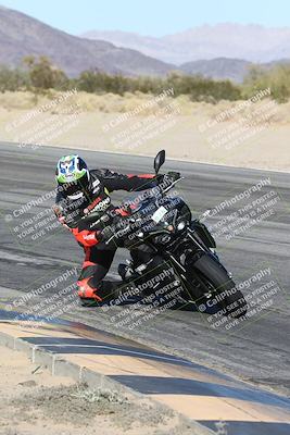 media/Dec-04-2025-Racers Edge (Thu) [[5ebc9f124d]]/3-B Group/7-Session 4 (Turn 10 Inside)/